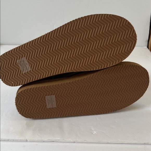 New Isaac Mizrahi Faux Fur Boot - Picture 13 of 13